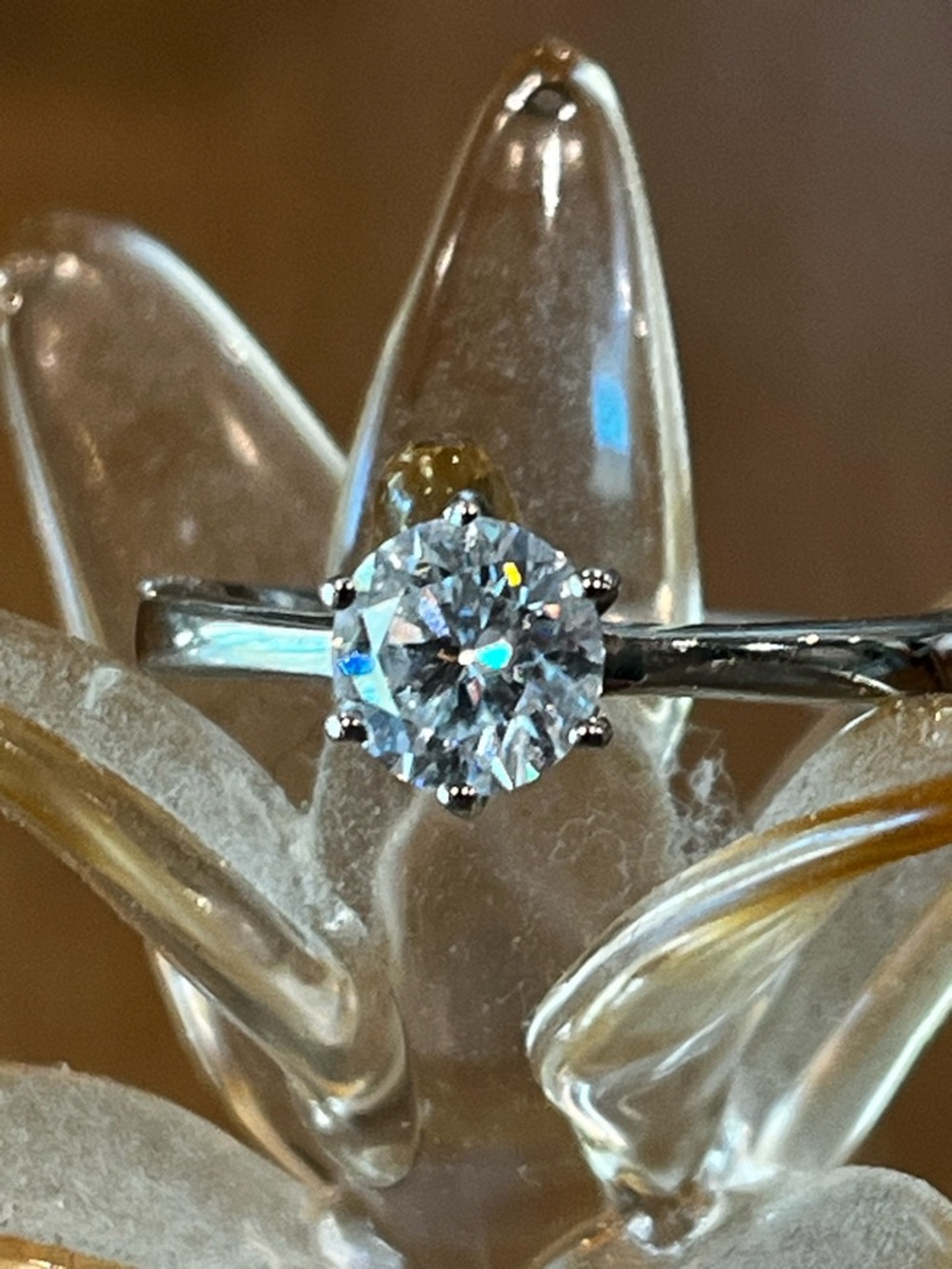 Classic Round 1 ct Moissanite Ring Size 8. Arthritis?